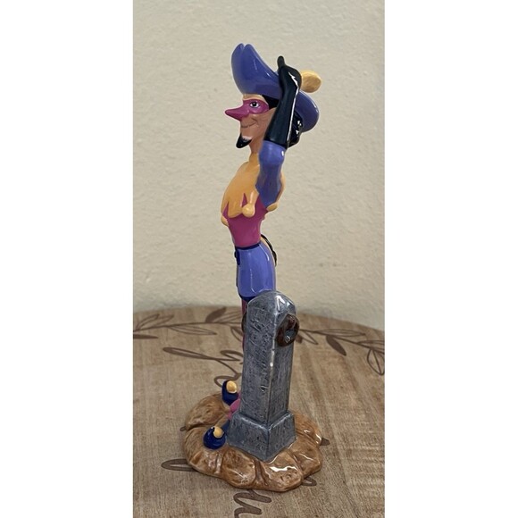 Walt Disney The Hunchback of Notre-Dame Clopin Trouillefou Porcelain Figurine - Picture 3 of 11